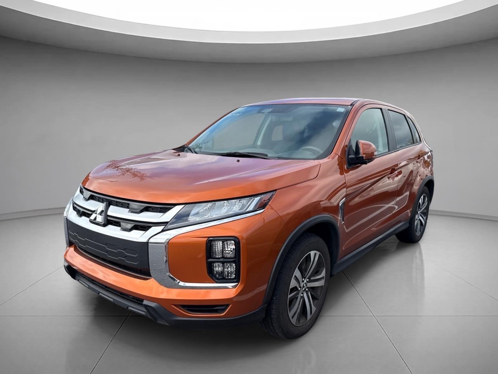 Used 2023 Sunshine Orange Metallic Mitsubishi ES image 2