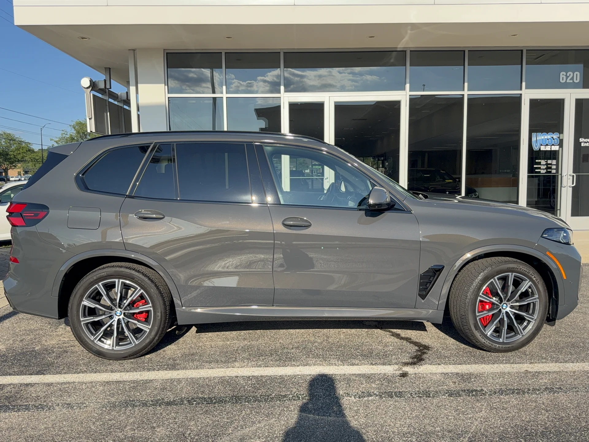 Certified Used 2025 Dravit Grey Metallic BMW xDrive40i image 3