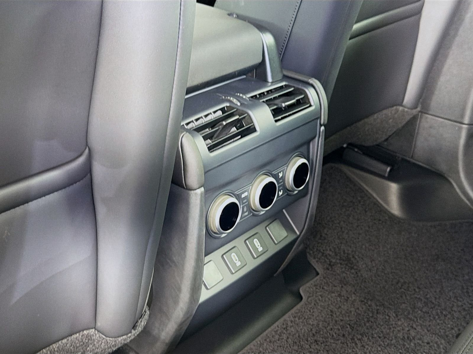 New 2026 Fuji White Land Rover S image 28