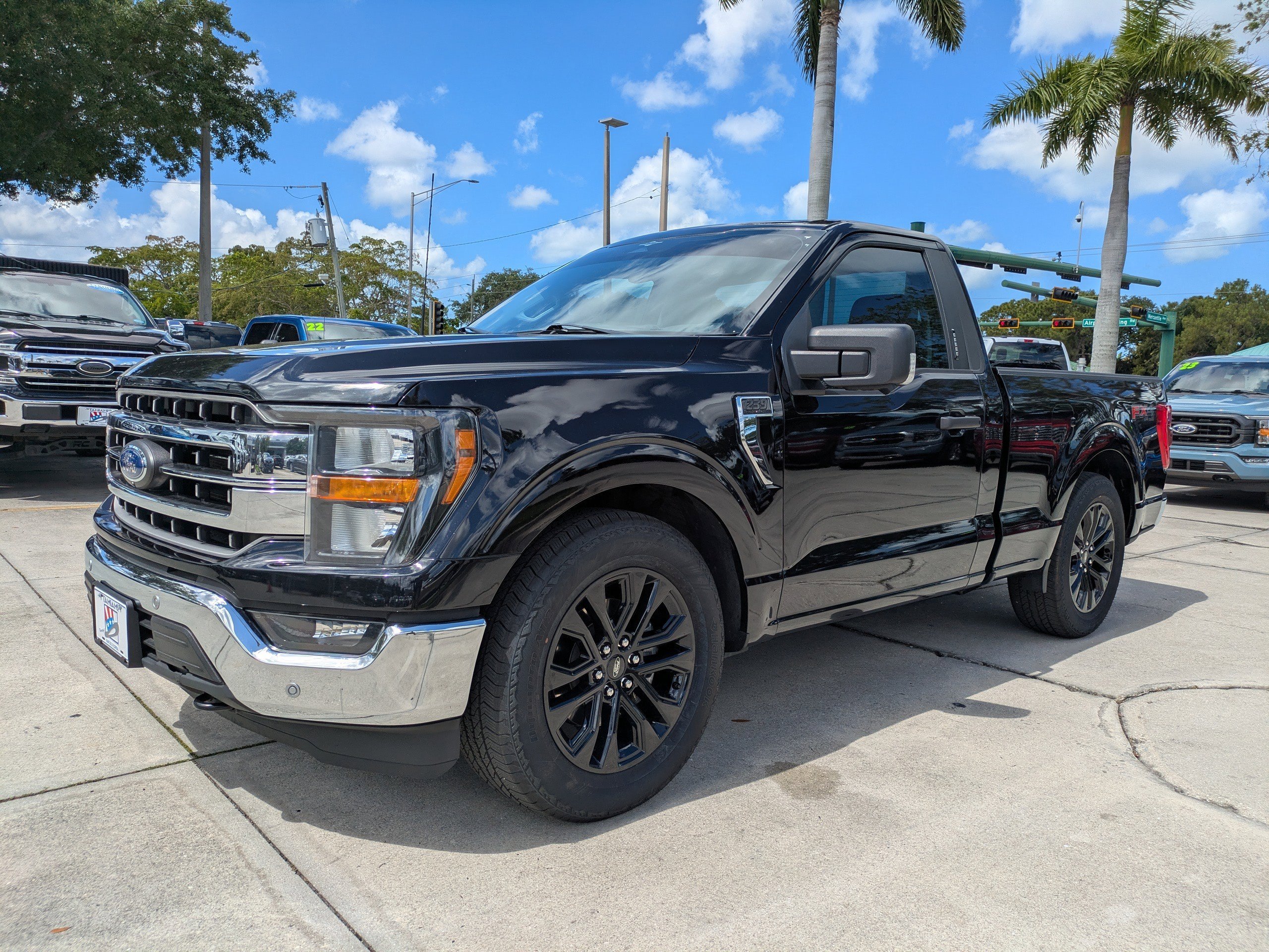 Used 2023 Black Metallic Ford XLT image 7