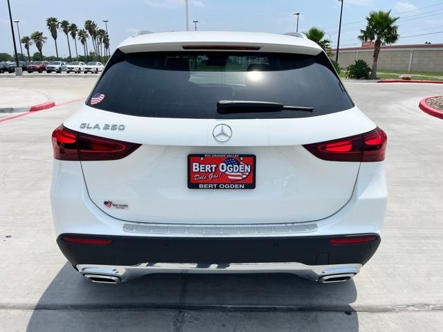 New 2026 Polar White Mercedes-Benz GLA 250 image 6