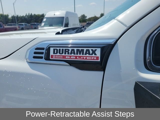 Used 2024 Summit White GMC Denali image 9