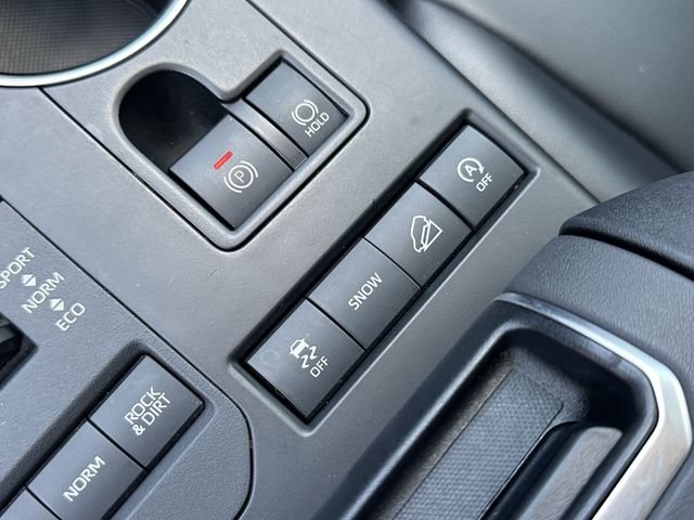 Used 2021  Toyota XLE image 24