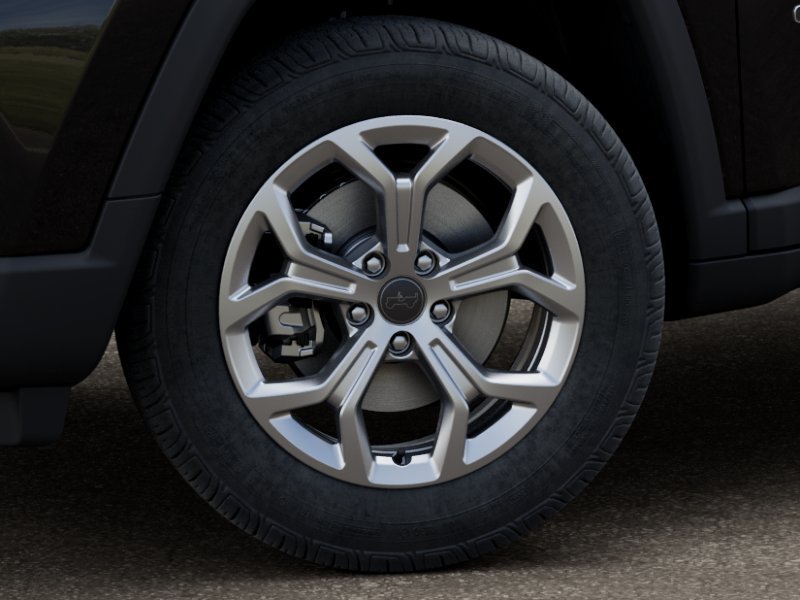 New 2025 Diamond Black Crystal Pearl-Coat Exterior Paint Jeep Latitude image 24