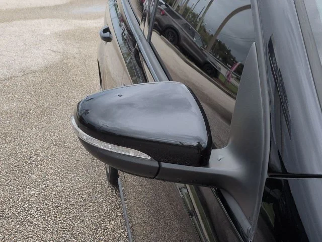 Used 2014 Black Volkswagen  image 12