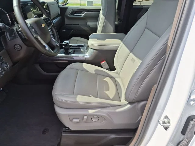 Used 2025 White Chevrolet LTZ image 15