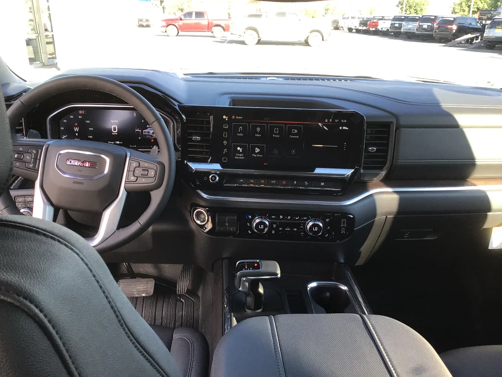 2026 GMC Sierra 1500 SLT - Photo 13