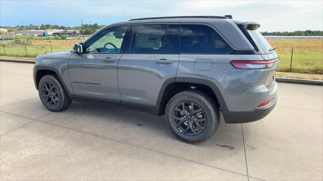 New 2027 Sting-Gray Clear-Coat Paint Jeep Altitude image 7