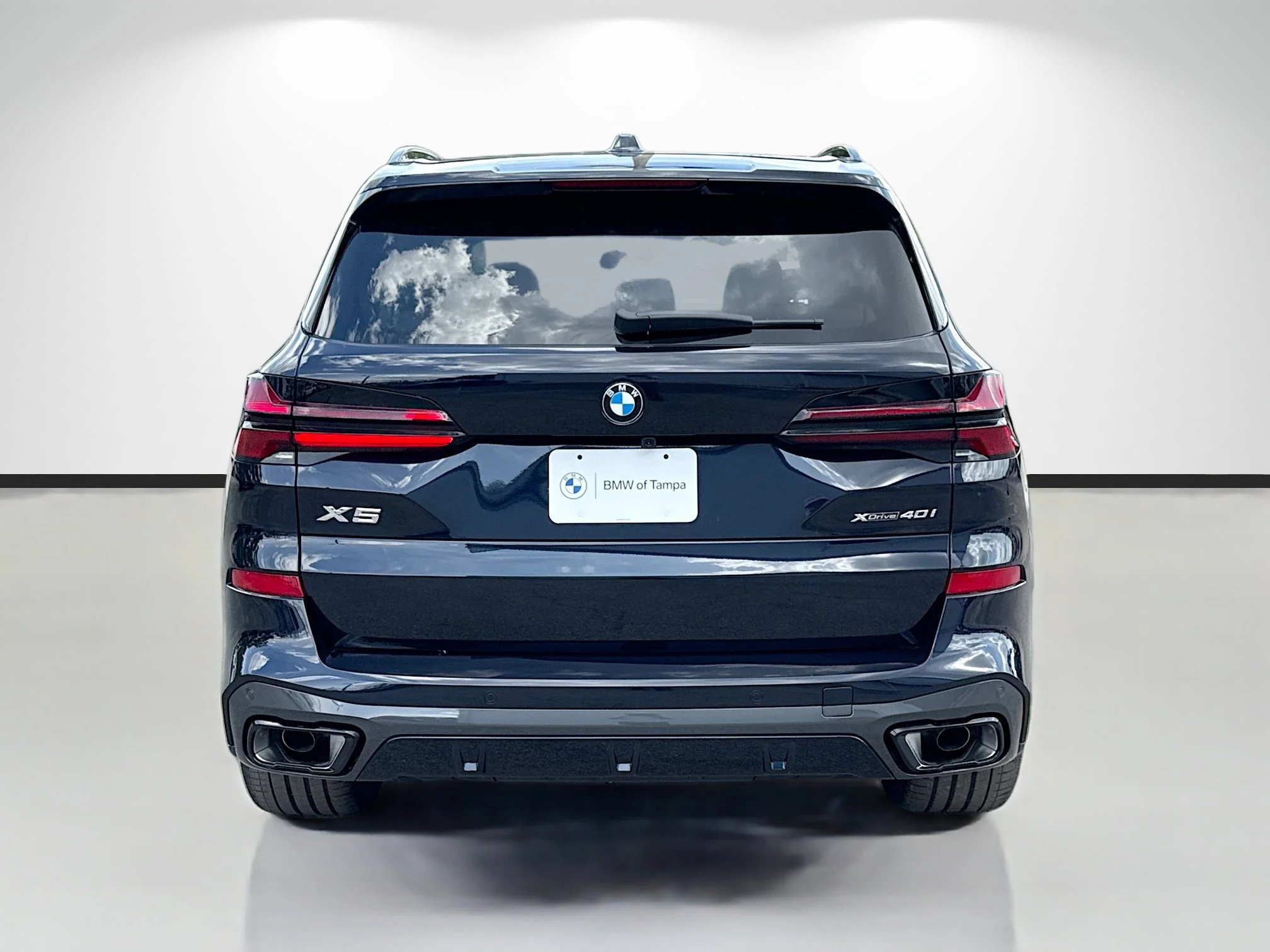 New 2026 Carbon Black Metallic BMW xDrive40i image 4