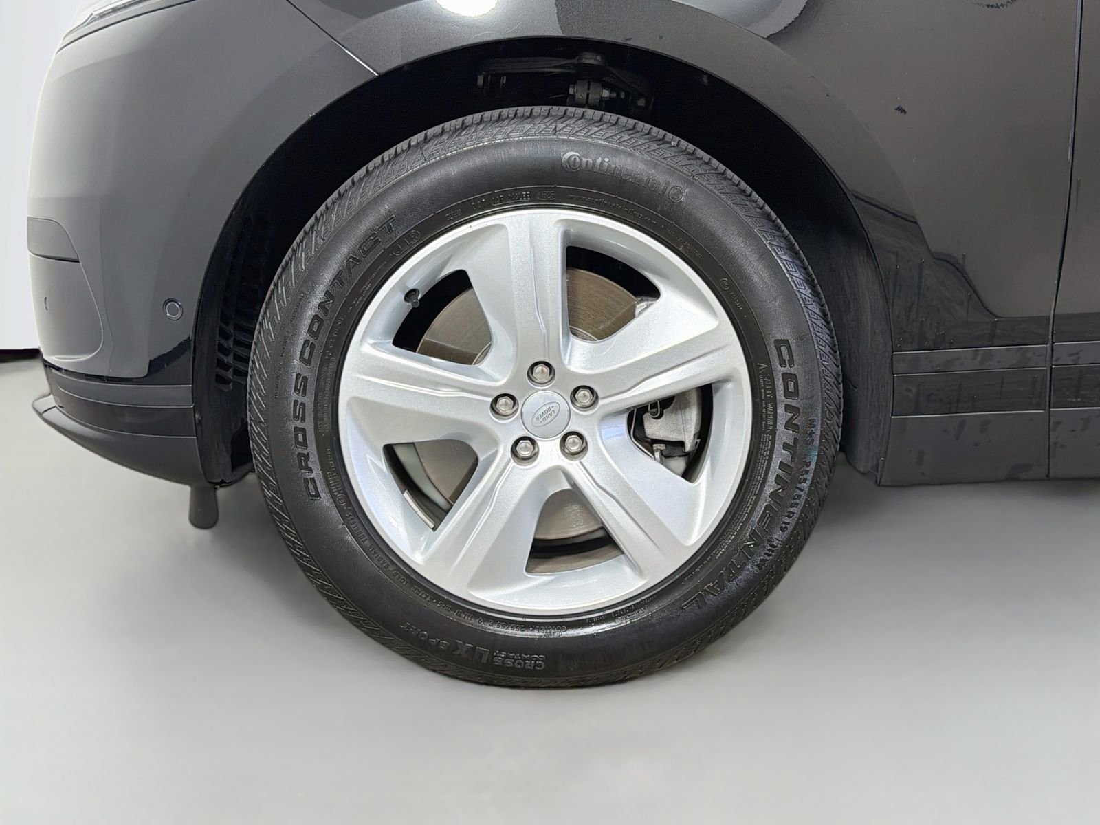 Certified Used 2026 Santorini Black Land Rover S image 36
