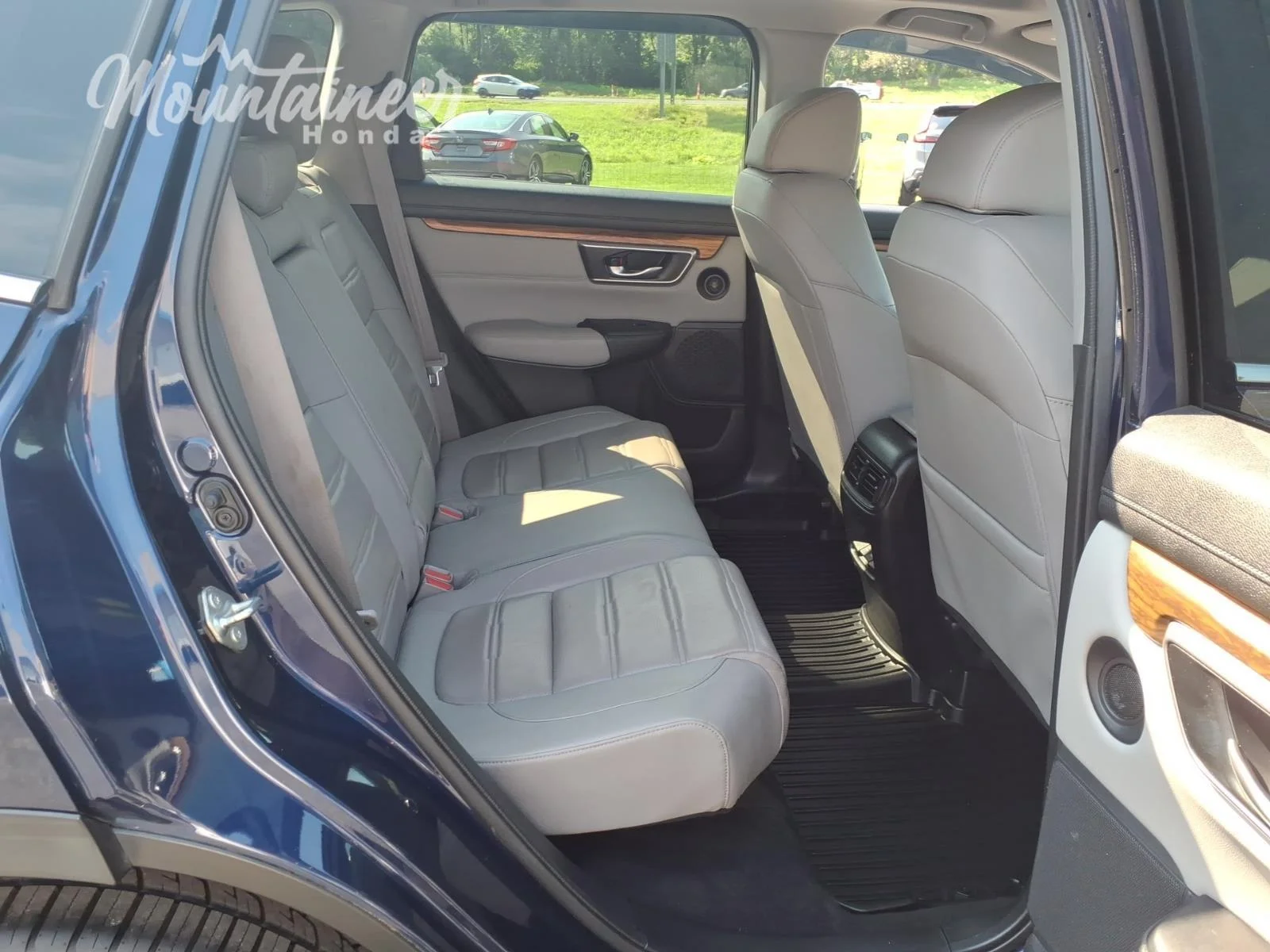 Used 2018 Obsidian Blue Pearl Honda EX-L image 20