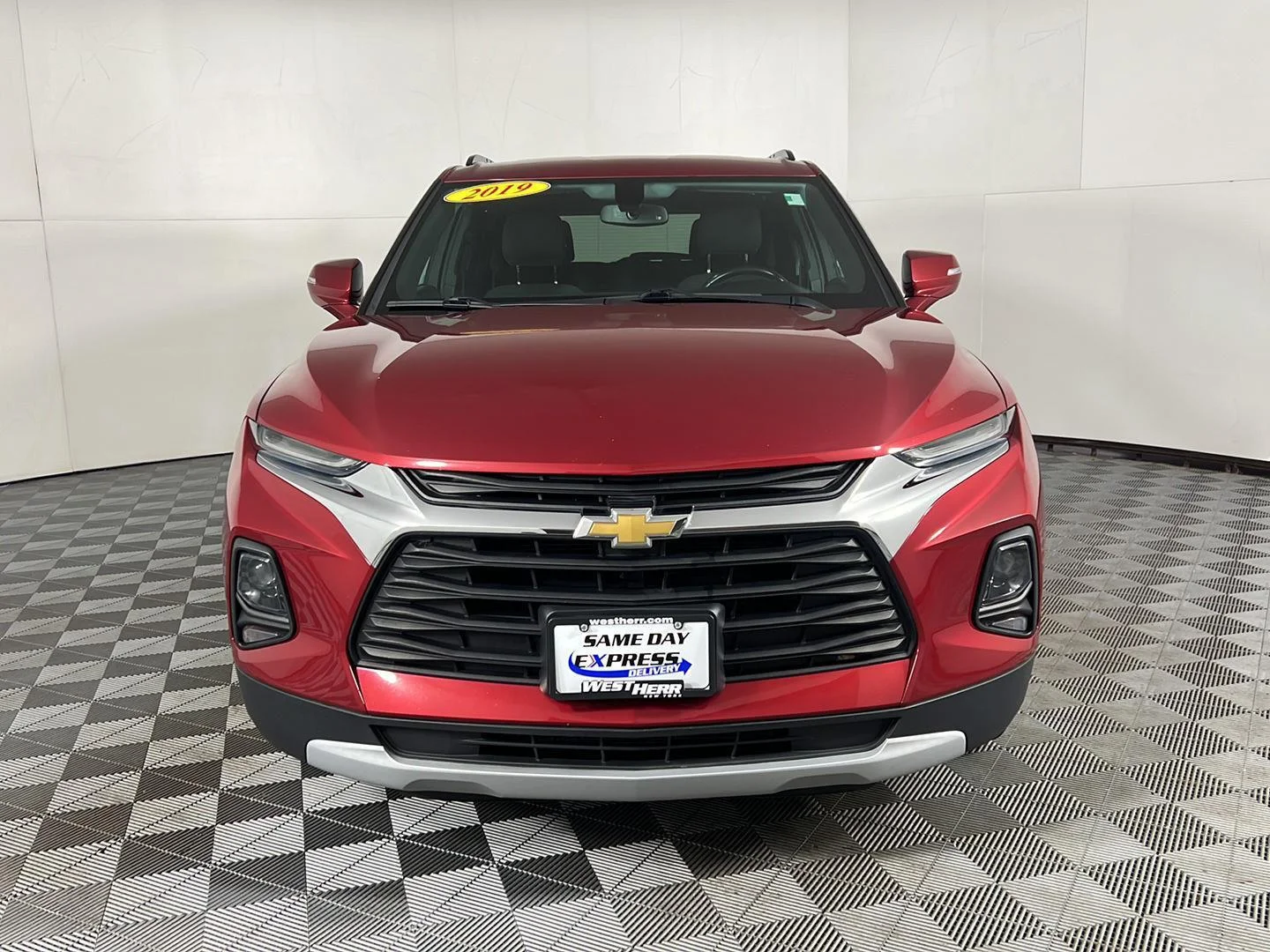 Used 2019 Red Tintcoat Chevrolet  image 17