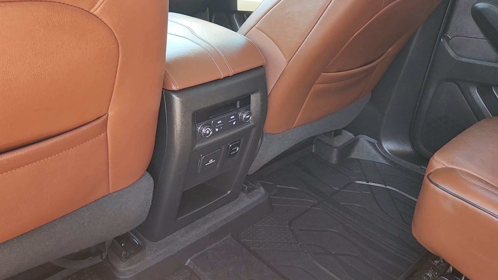 2018 Chevrolet Traverse High Country - Photo 17