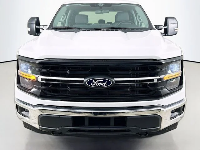 New 2026 Oxford White Ford XLT image 2