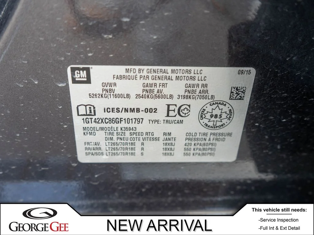 Used 2016 Gray GMC SLT image 30