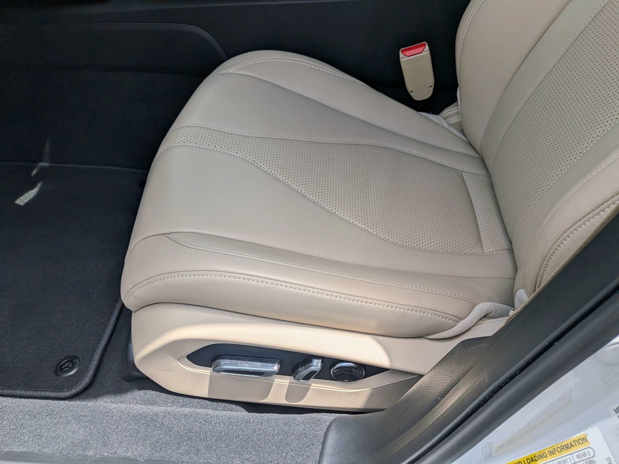 Used 2025 Platinum White Pearl Acura Technology Package image 57