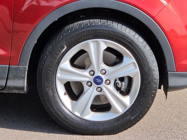 Used 2016 Orange Ford SE image 9