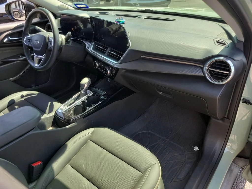 Used 2024 Cacti Green Chevrolet ACTIV image 28