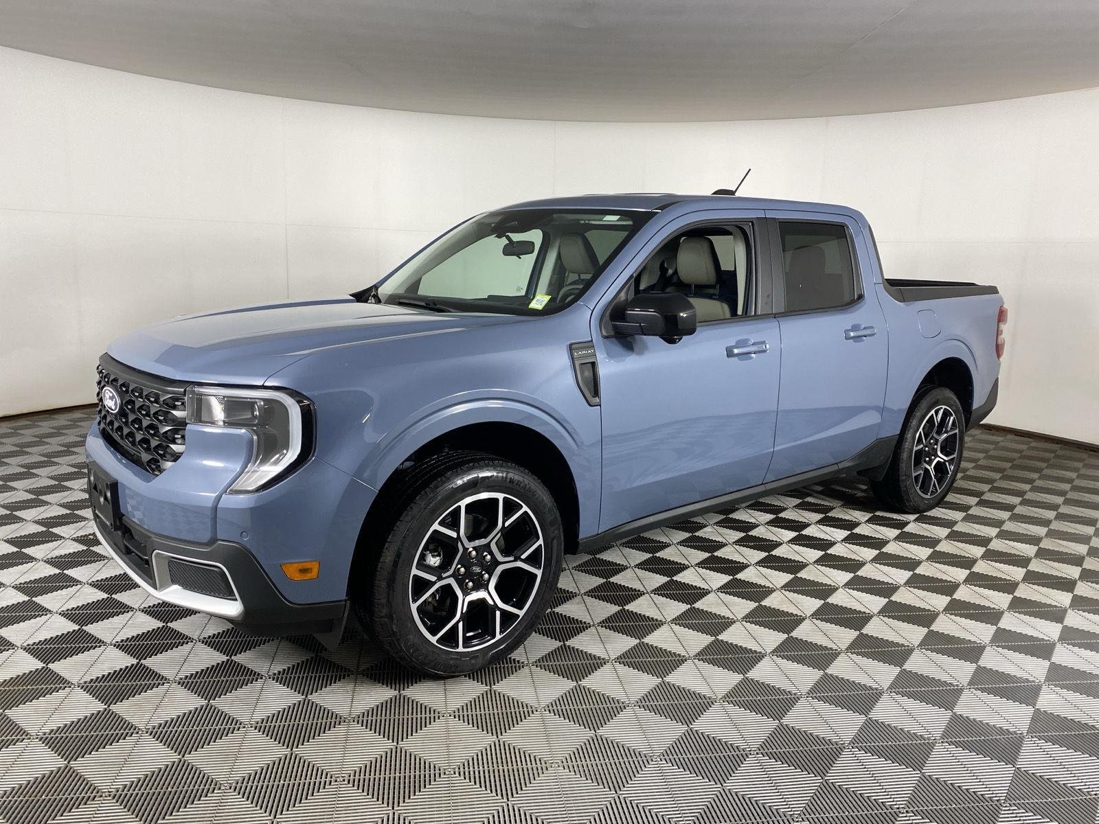Used 2025 Azure Gray Metallic Tri-Coat Ford LARIAT image 3
