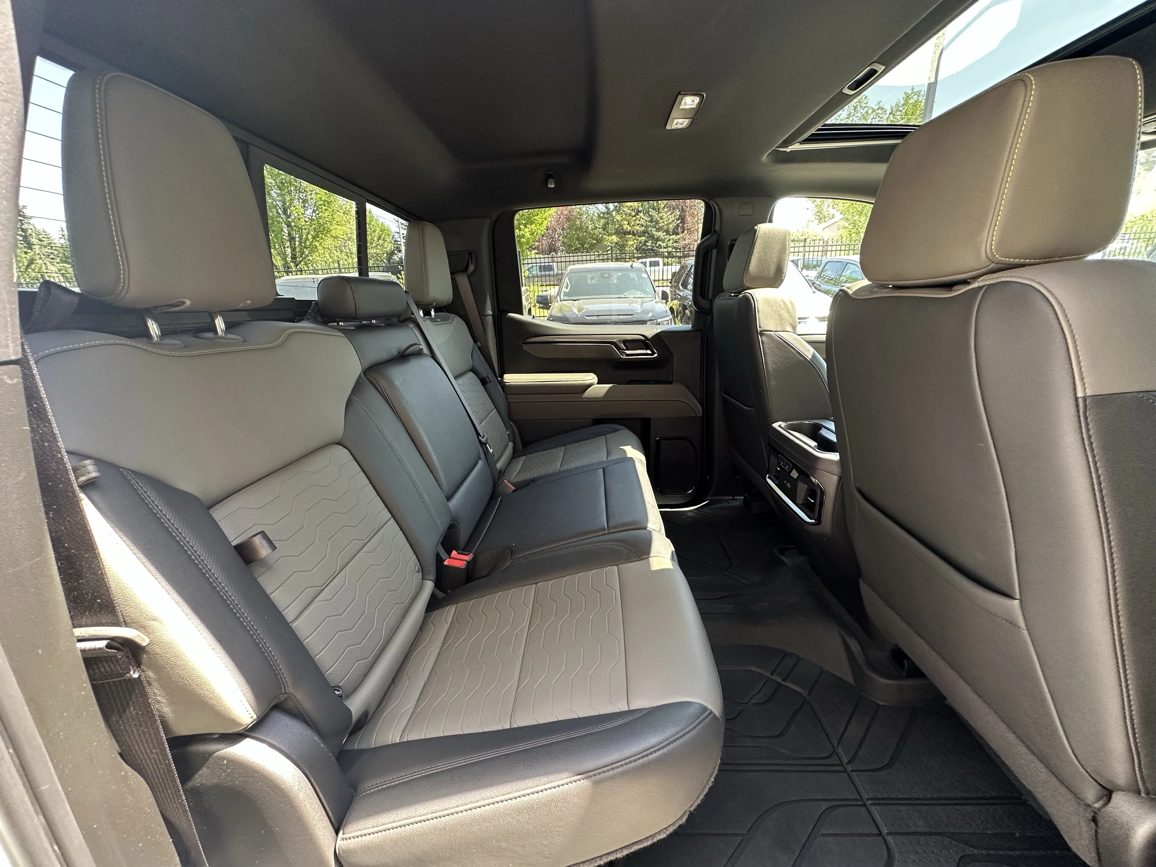 Certified Used 2024  Chevrolet ZR2 image 23