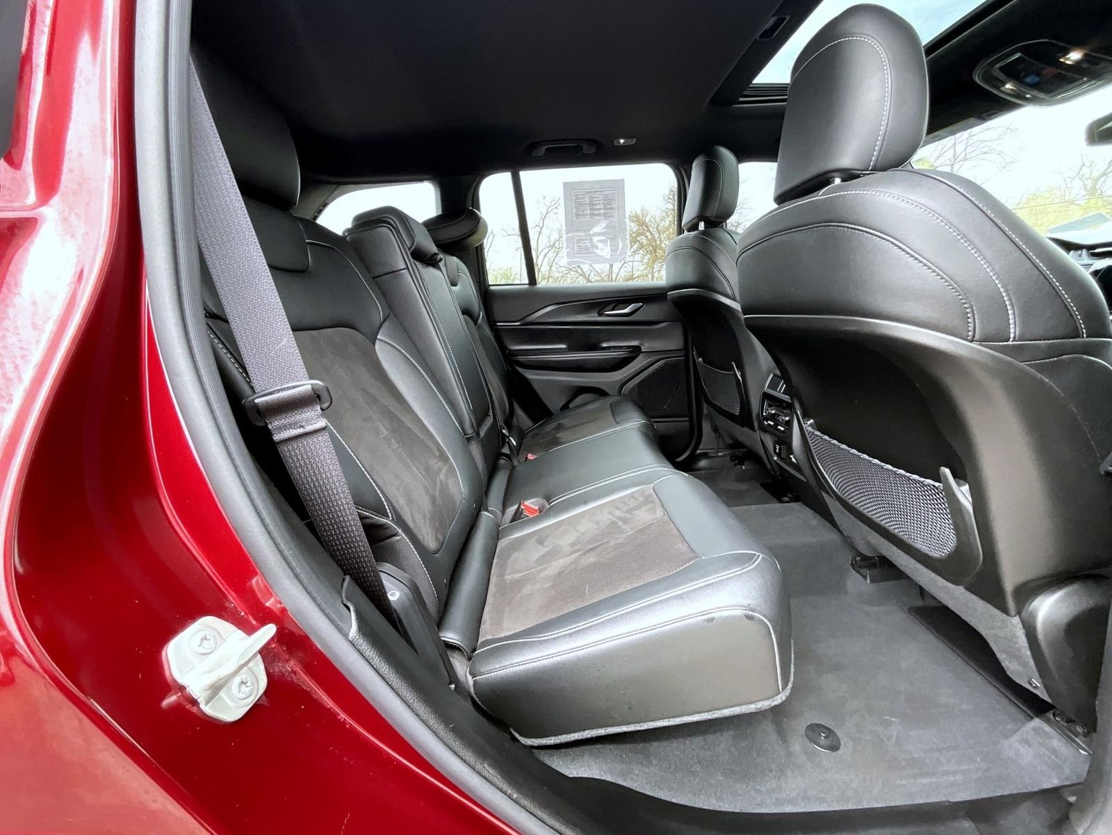Used 2023 Red Jeep Altitude X image 19