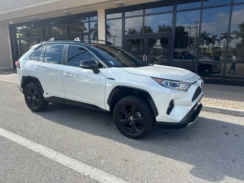 Used 2021 White Toyota XSE image 3