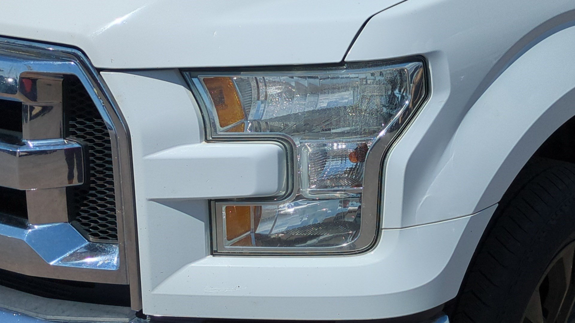Used 2017 Ehite Ford XL image 9