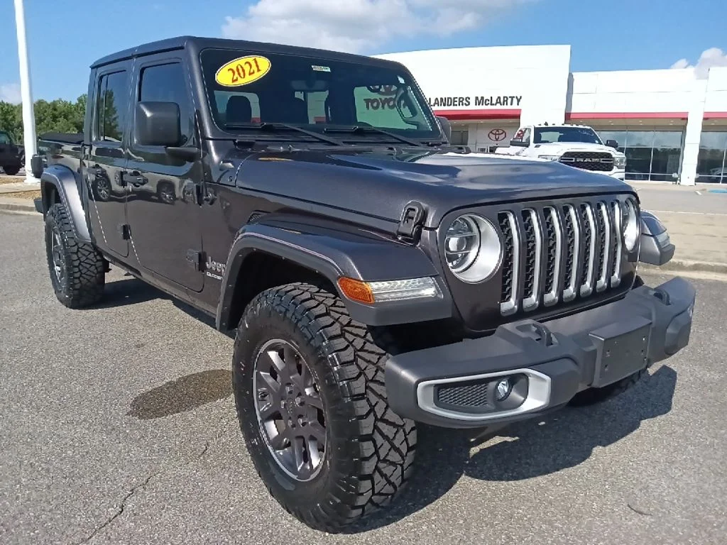 Used 2021 Gray Jeep Overland image 1