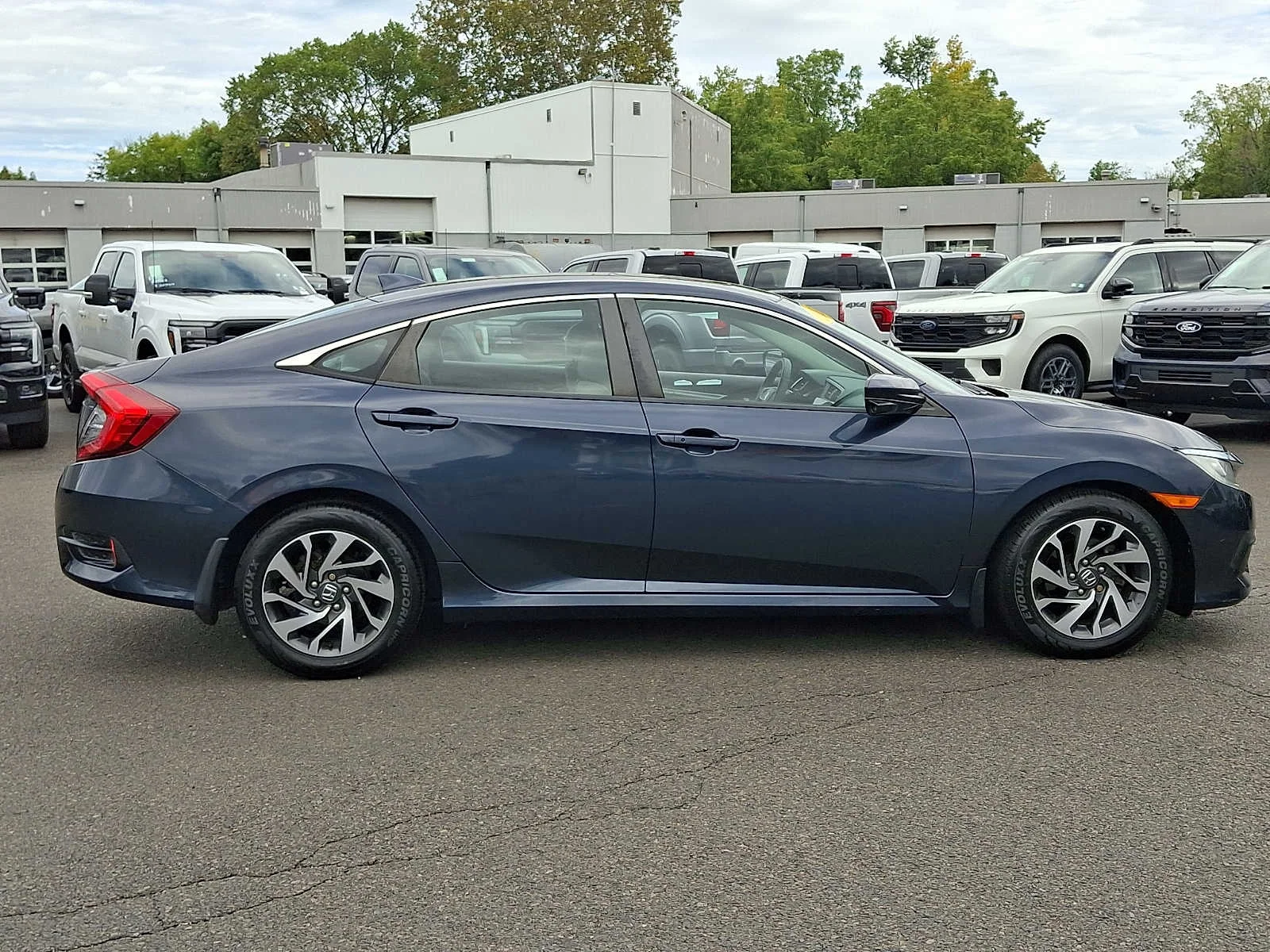 Used 2017 Modern Steel Metallic Honda EX image 7