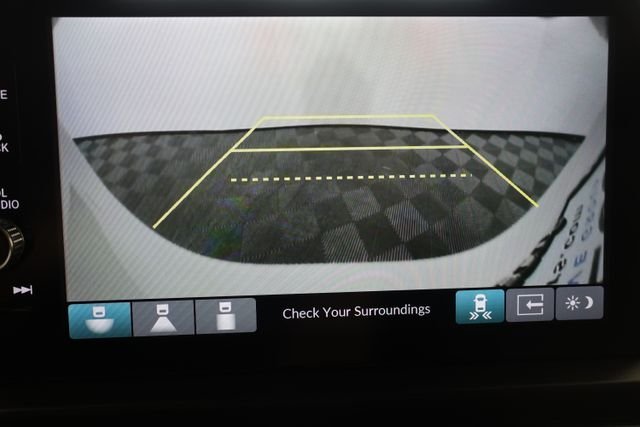 Used 2023 Platinum White Pearl Honda Touring image 18