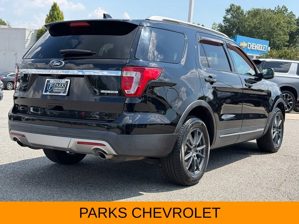 Used 2016 Black Ford XLT image 2