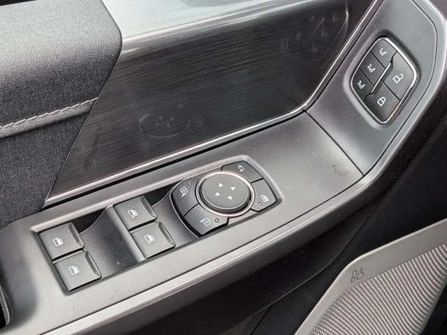 New 2026 Ruby Red Metallic Tinted Clearcoat Ford Lariat® image 24