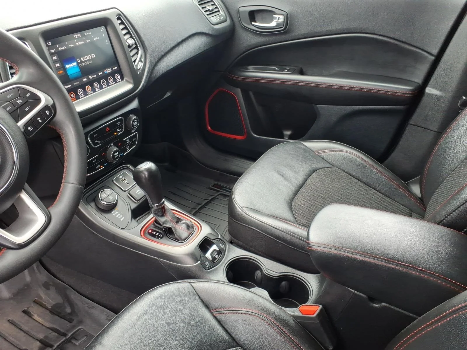Used 2021 Billet Silver Metallic Clearcoat Jeep Trailhawk image 21