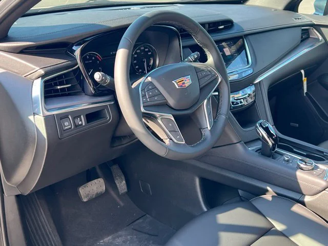 2025 Cadillac XT5 Luxury - Photo 10