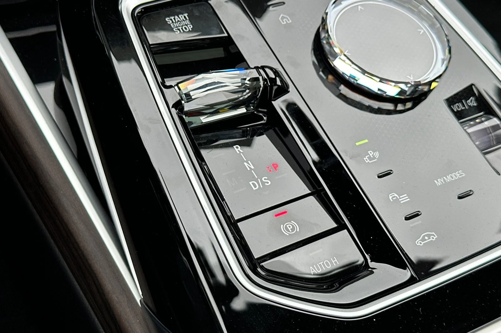 New 2026 Black Sapphire Metallic BMW 750e xDrive image 20