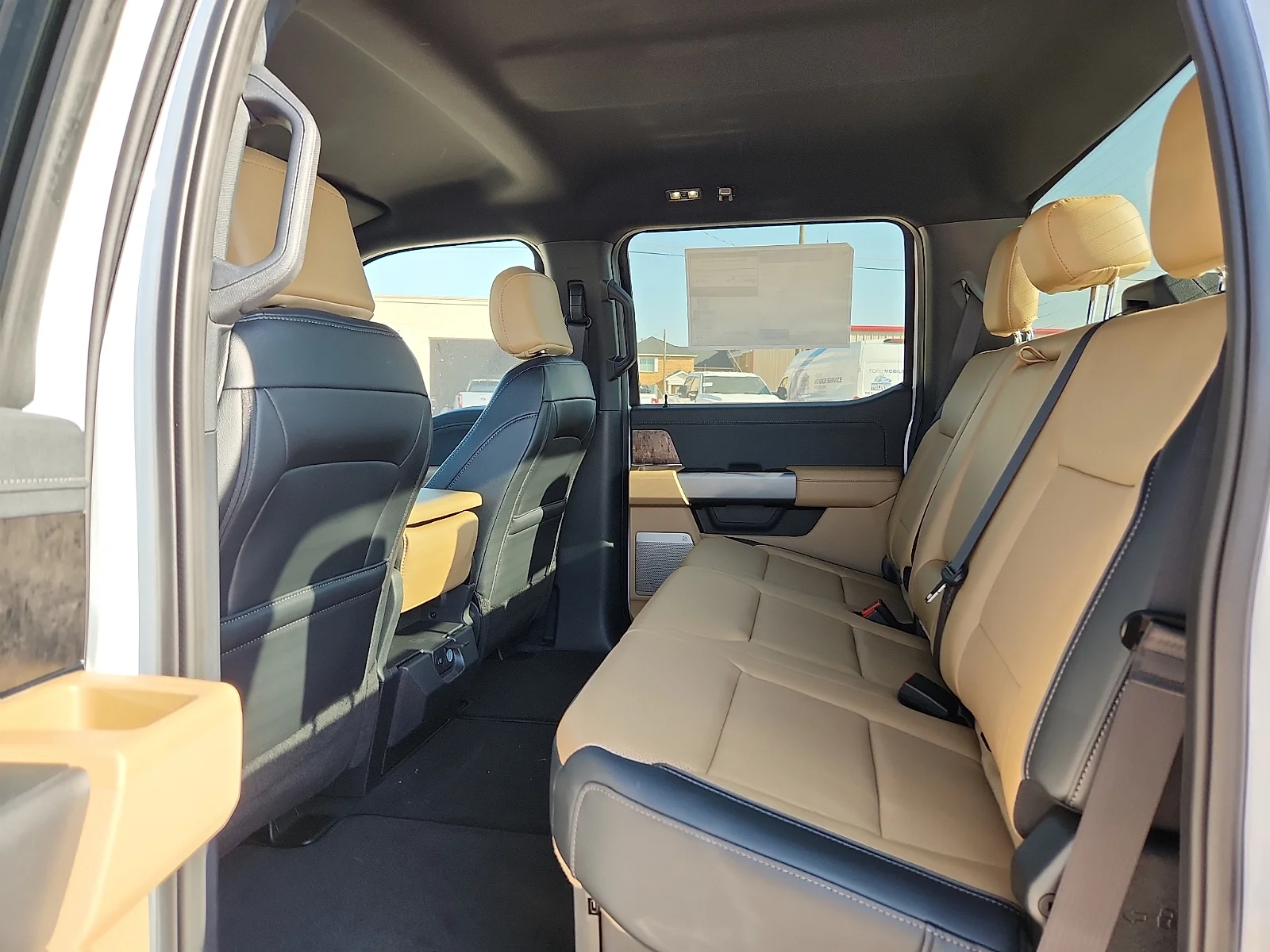 New 2026 Oxford White Ford Lariat image 18