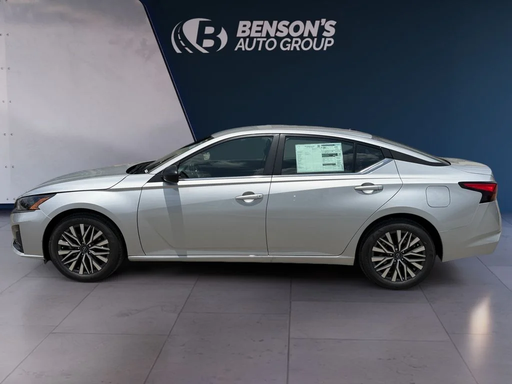 New 2026 Silver Nissan 2.5 SV image 2