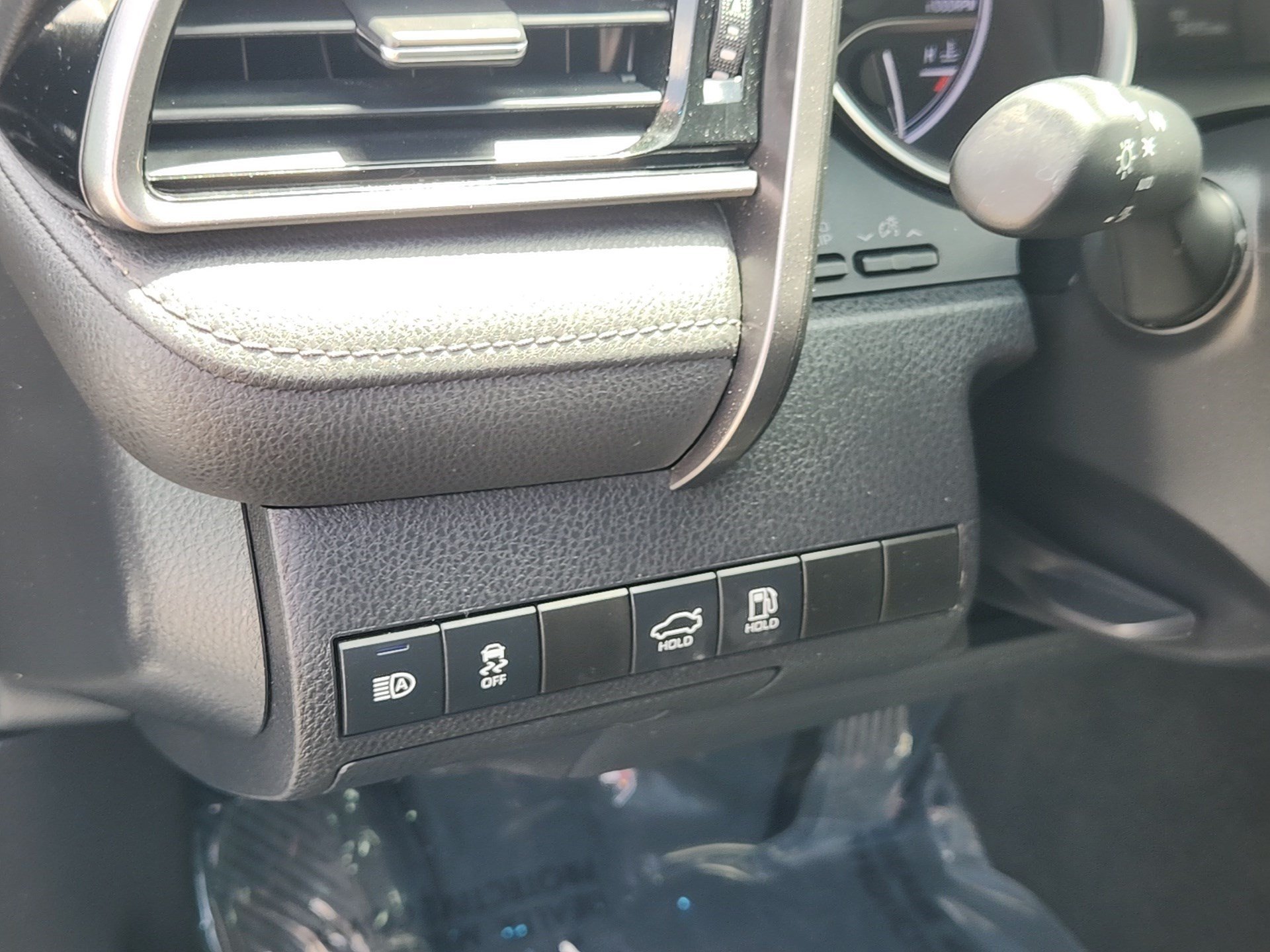 2022 Toyota Camry XLE - Photo 12