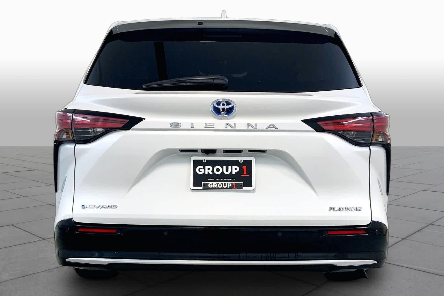 Used 2025 Wind Chill Pearl Toyota Platinum image 4