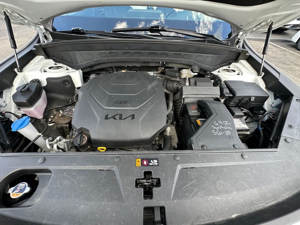 Used 2022 White Kia SX image 31
