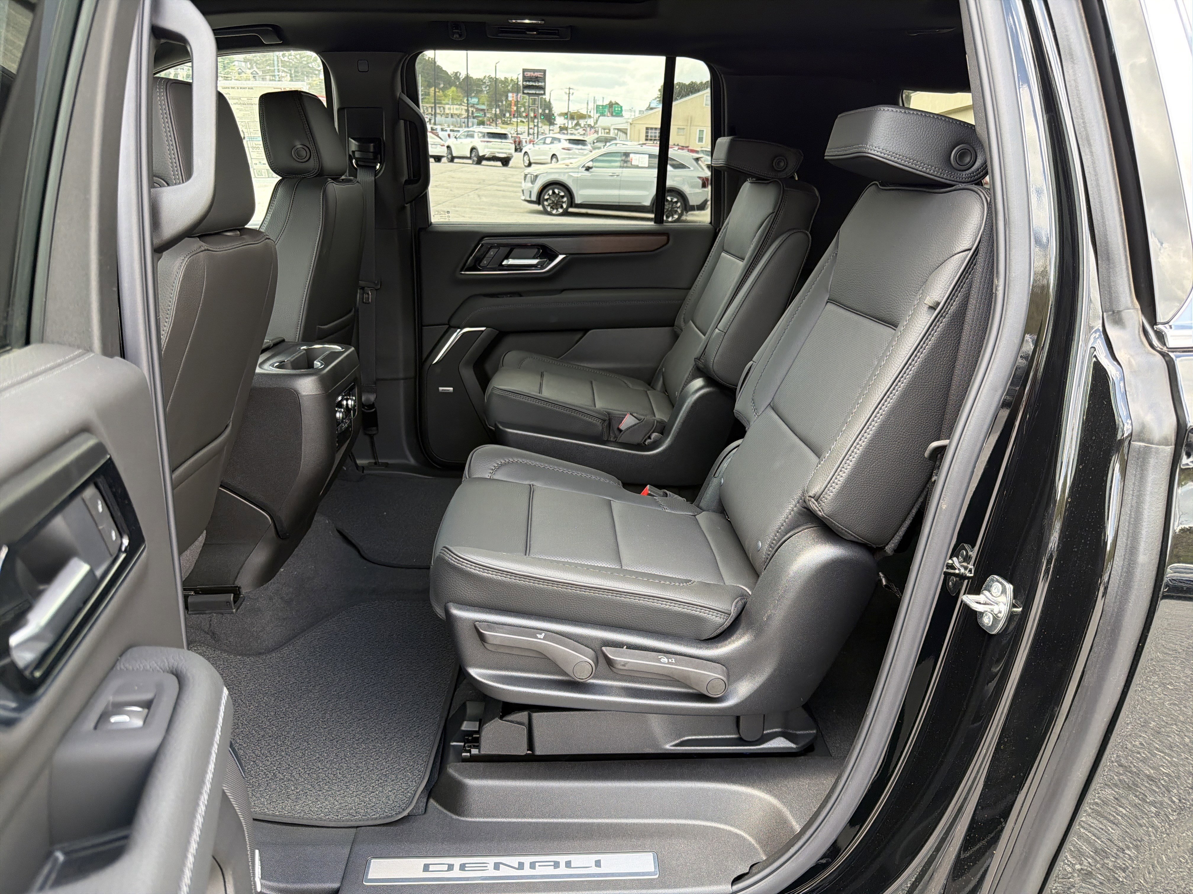 2026 GMC Yukon XL Denali - Photo 26