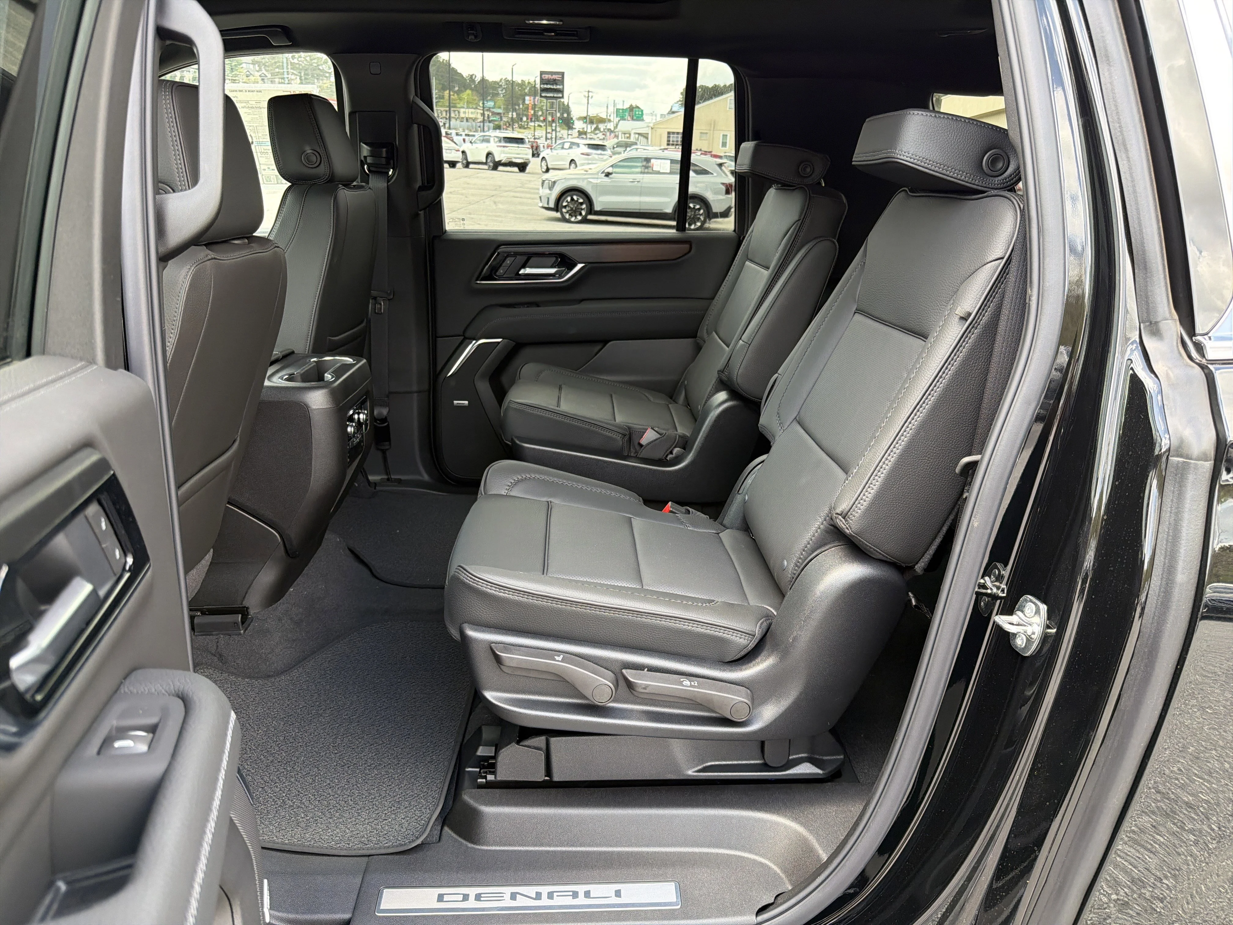 2026 GMC Yukon XL Denali - Photo 27