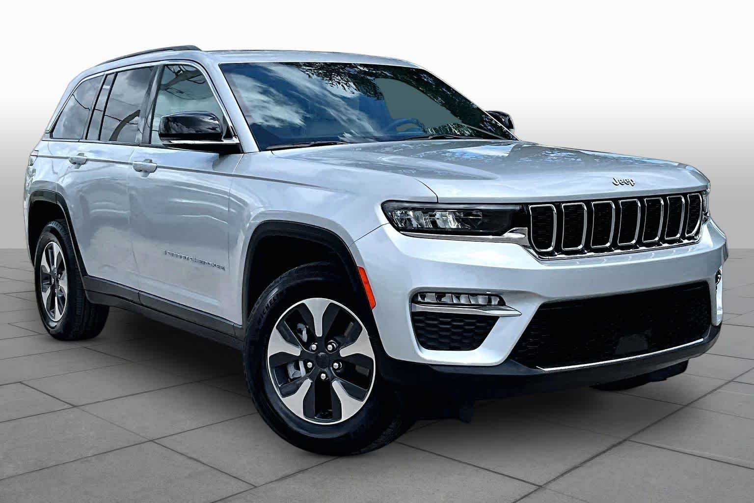 Used 2024 Silver Zynith Jeep  image 3