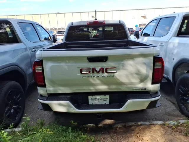 New 2026 Summit White GMC AT4 image 5