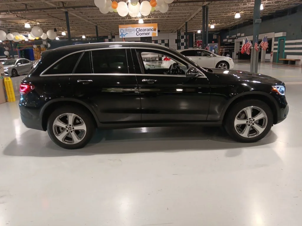 Used 2022 Black Mercedes-Benz GLC 300 image 9