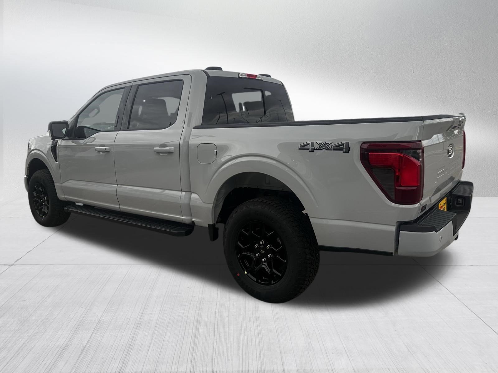 New 2026 Avalanche Ford XLT image 3