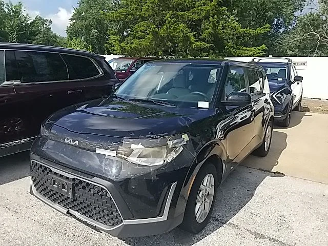 Used 2025 Black Kia LX image 10
