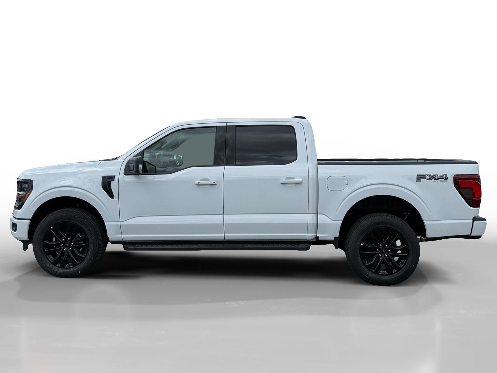 New 2026 OXFORD WHITE Ford XLT image 2