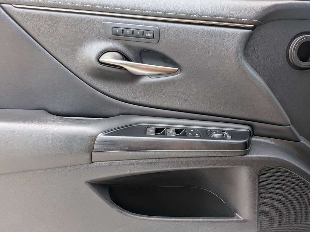 Used 2021 Silver Lexus 350 image 30