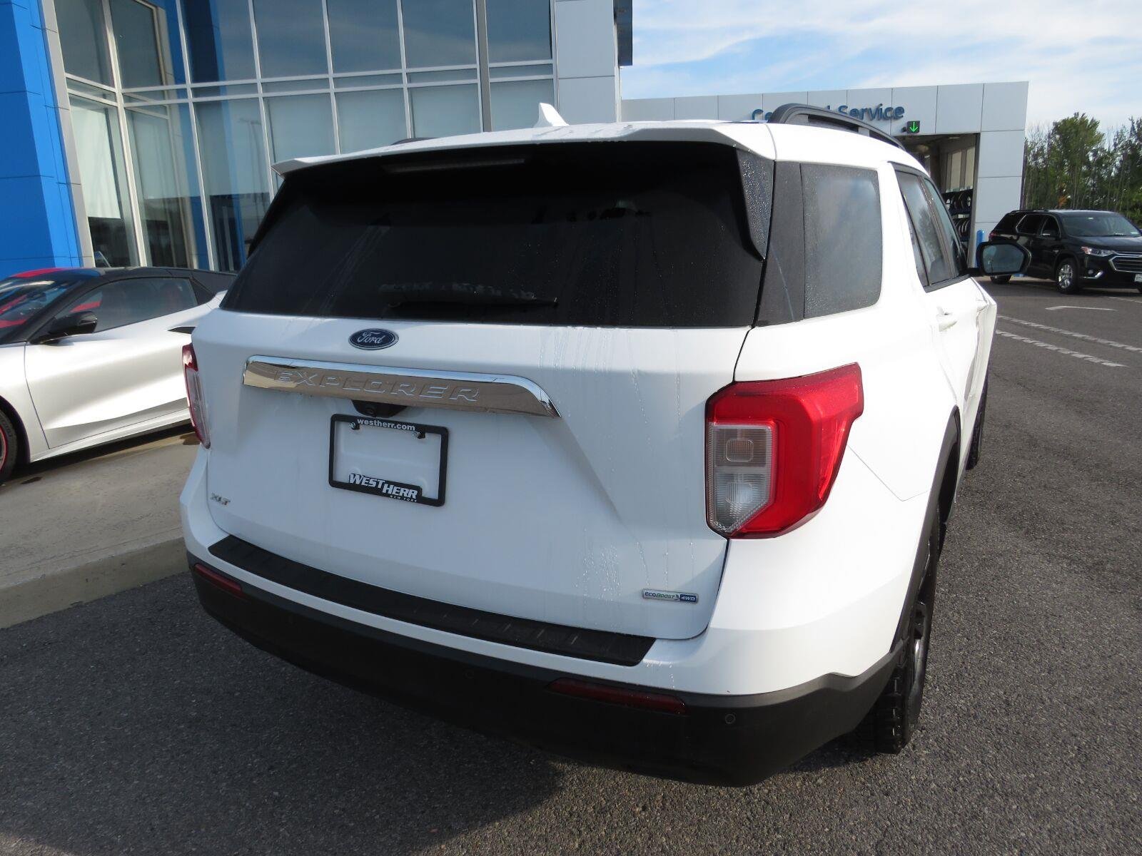 Used 2020 Oxford White Ford XLT image 8